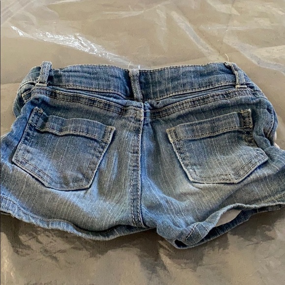 Kids shorts 🩳 - Picture 2 of 4